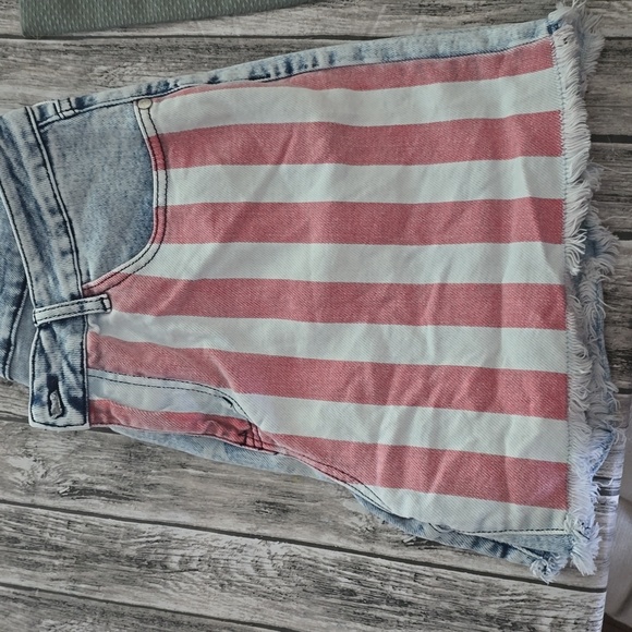 Judy Blue Patriotic denim shorts - Picture 8 of 8